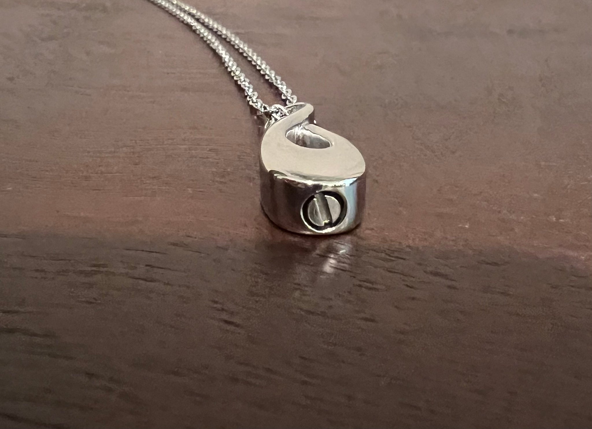 Snowflake Cremation Urn Necklace – Stainless Steel Pendant Holds Ashes, Includes Chain & Filling Kit, Memorial Jewelry